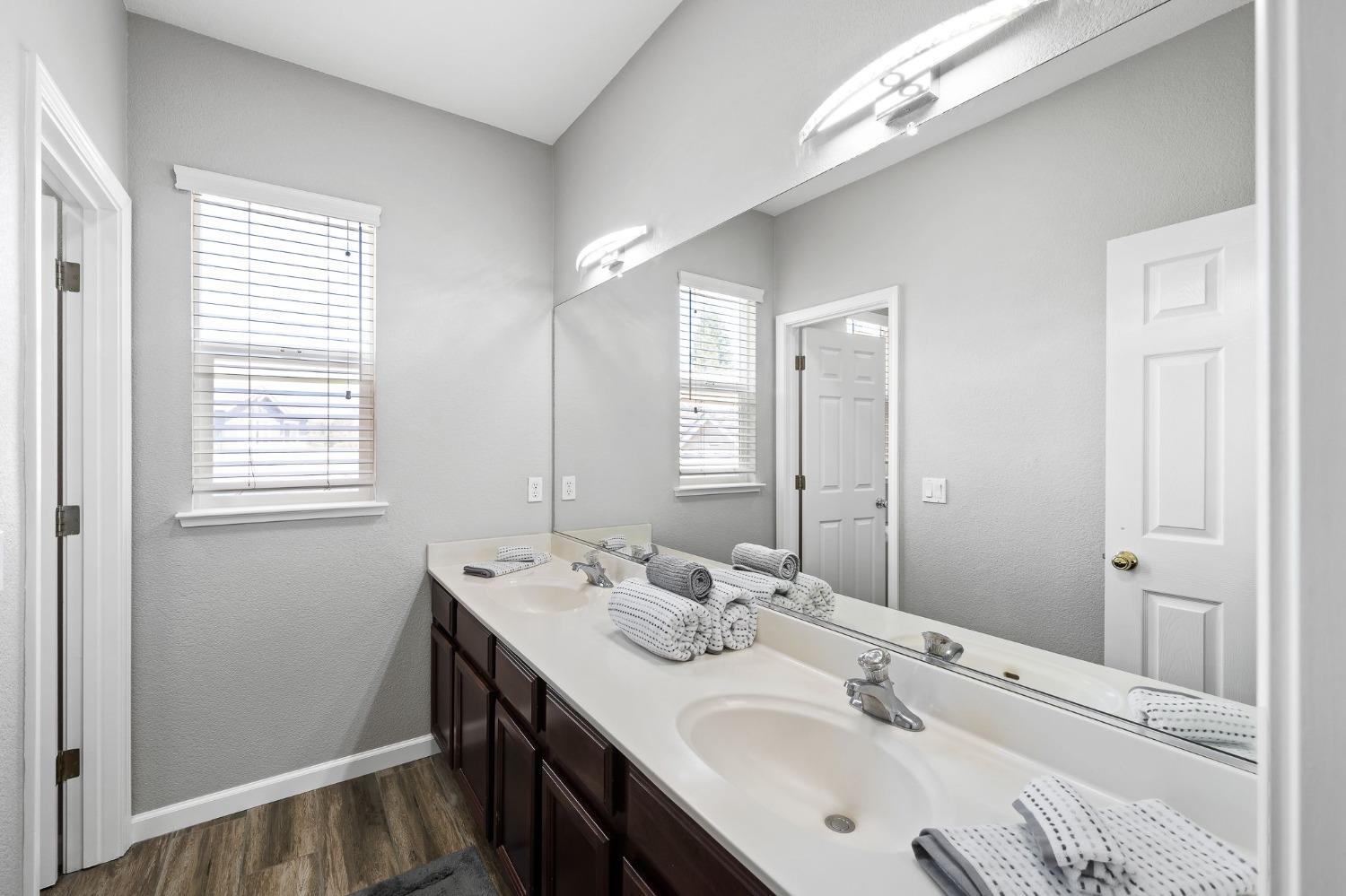 Drakeshire Court, Modesto, California image 35