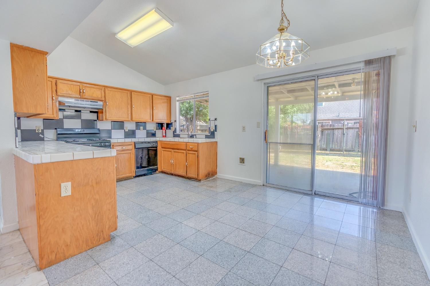 Detail Gallery Image 22 of 60 For 2267 Imperial Dr, Los Banos,  CA 93635 - 3 Beds | 2 Baths