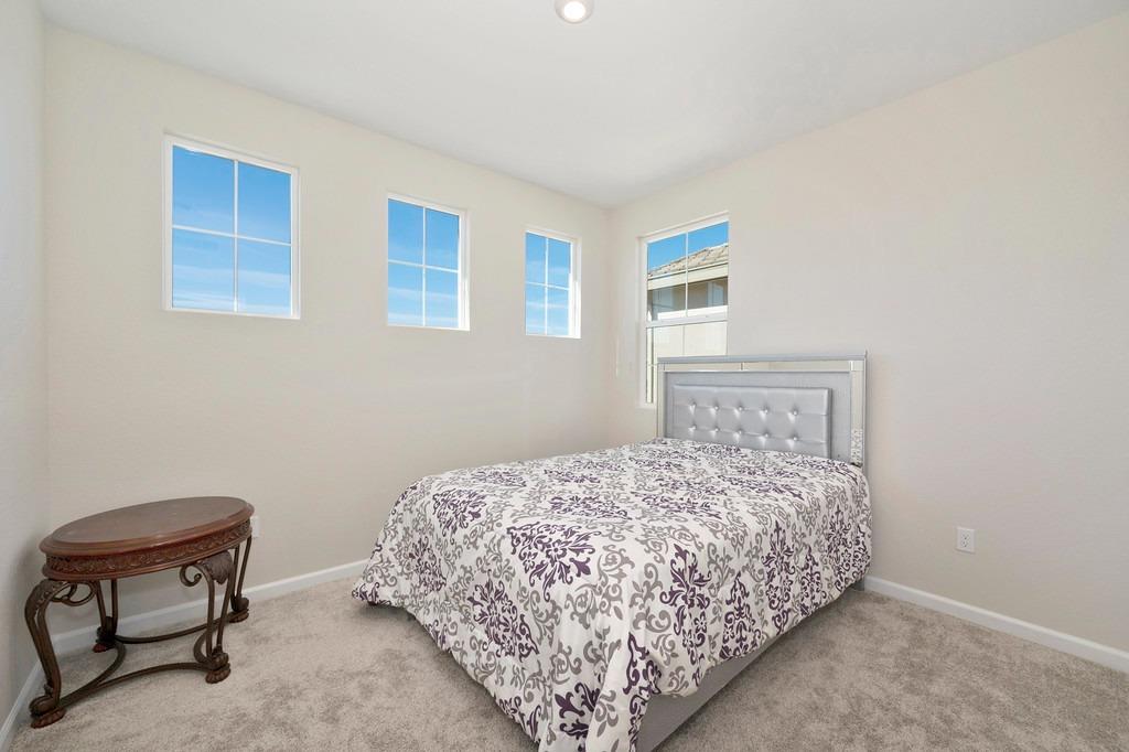 Del Seis Drive, Sacramento, California image 25