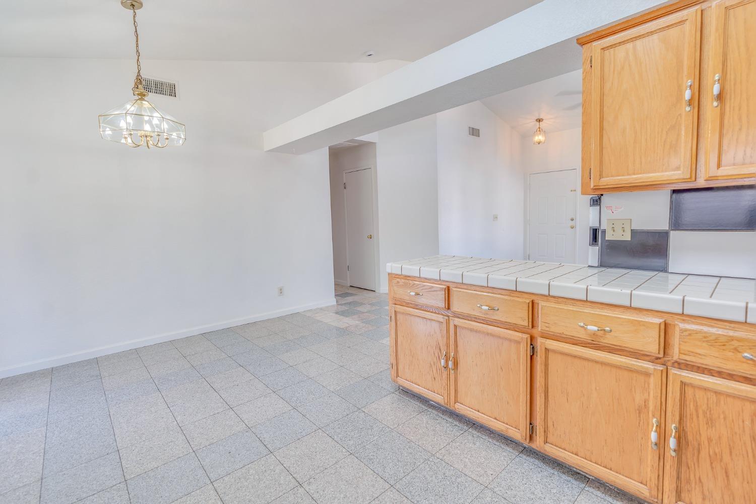 Detail Gallery Image 27 of 60 For 2267 Imperial Dr, Los Banos,  CA 93635 - 3 Beds | 2 Baths
