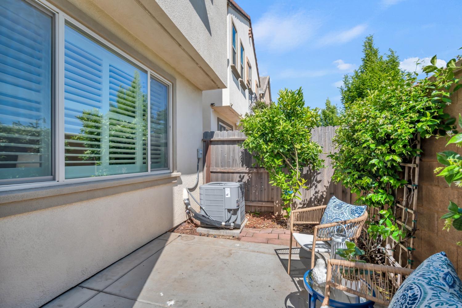 Detail Gallery Image 44 of 51 For 8960 Upbeat Way, Elk Grove,  CA 95757 - 3 Beds | 2/1 Baths