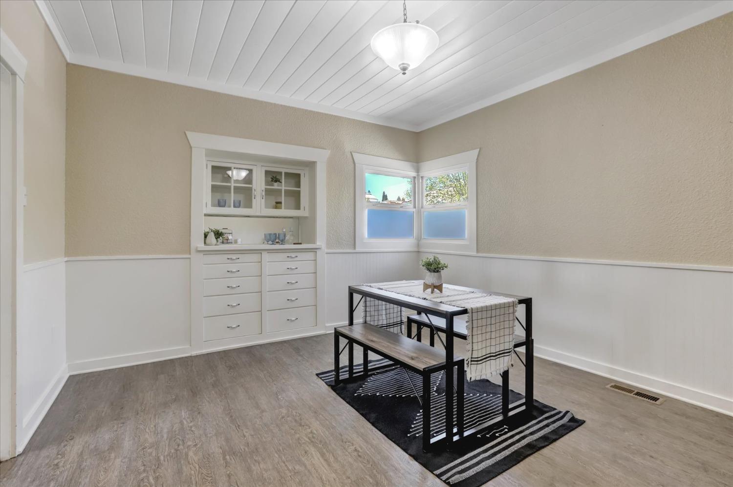 Detail Gallery Image 12 of 81 For 147 South Auburn St, Grass Valley,  CA 95945 - – Beds | – Baths