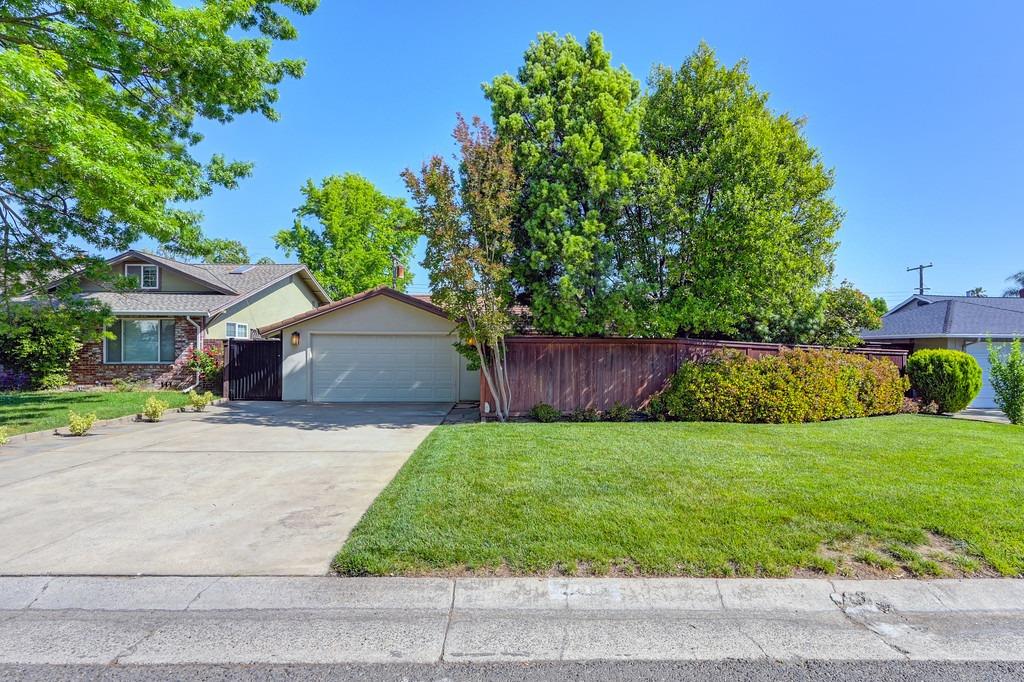 Detail Gallery Image 4 of 67 For 3413 Chenu Ave, Sacramento,  CA 95821 - 3 Beds | 2 Baths