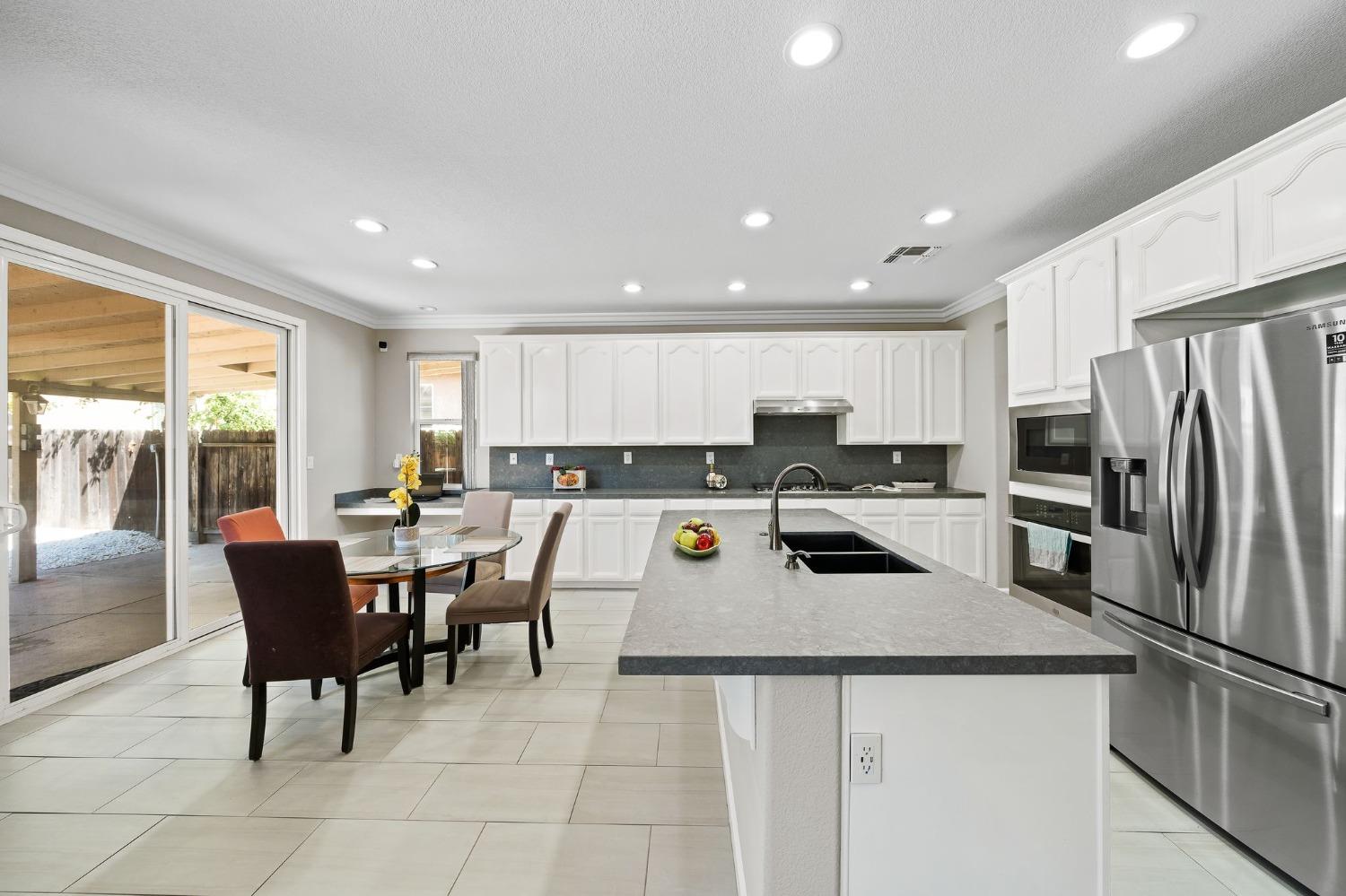 Drakeshire Court, Modesto, California image 13