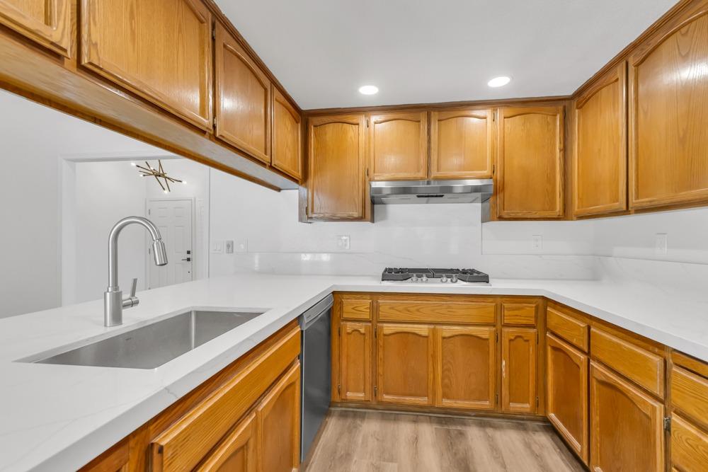 Laguna Villa Way, Elk Grove, California image 17