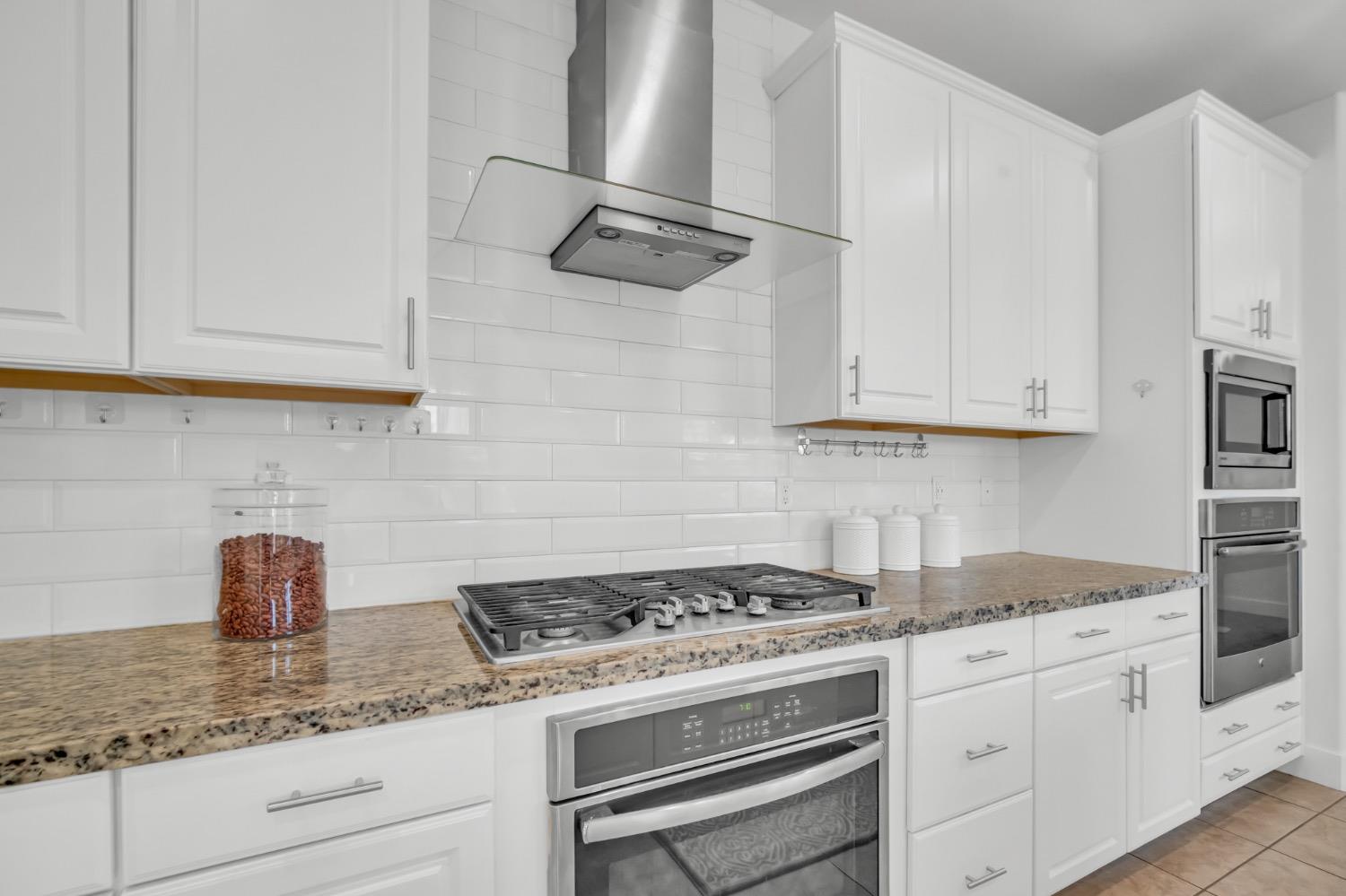 Detail Gallery Image 15 of 51 For 8960 Upbeat Way, Elk Grove,  CA 95757 - 3 Beds | 2/1 Baths