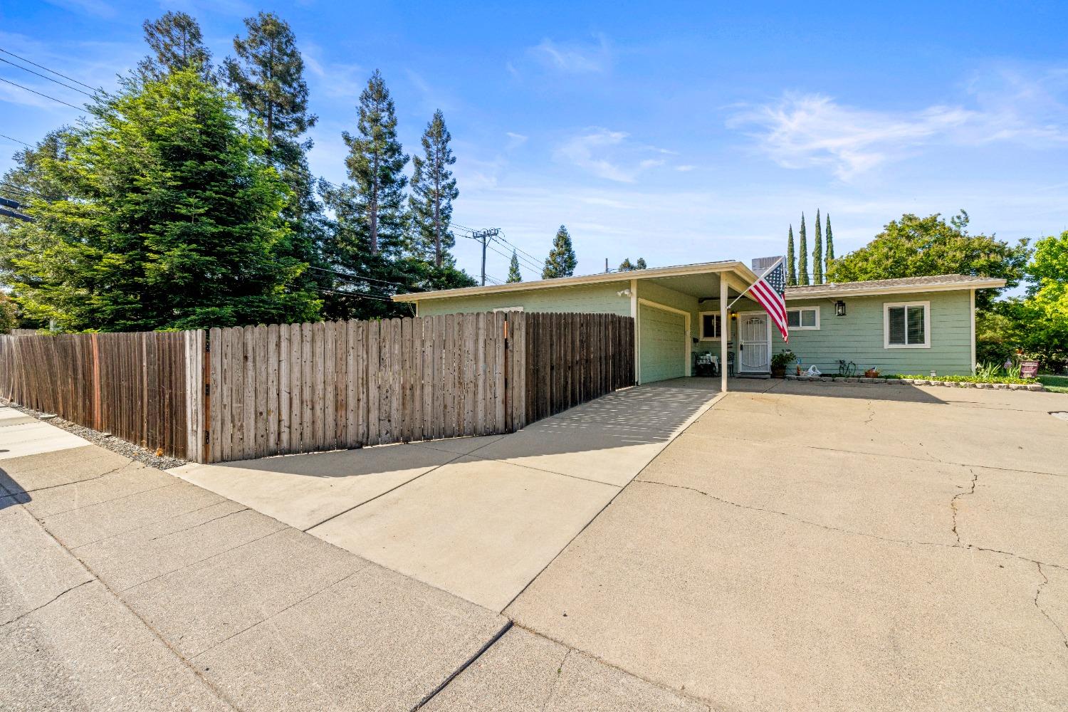 Detail Gallery Image 5 of 49 For 3701 Chamberlain Way, Carmichael,  CA 95608 - 3 Beds | 1/1 Baths