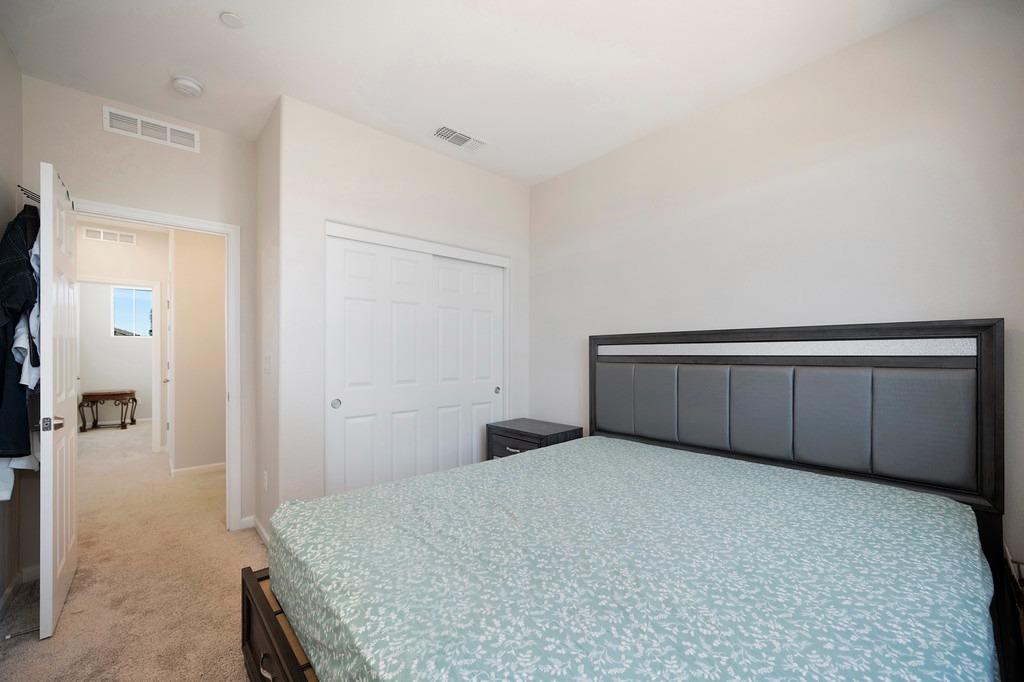 Del Seis Drive, Sacramento, California image 22