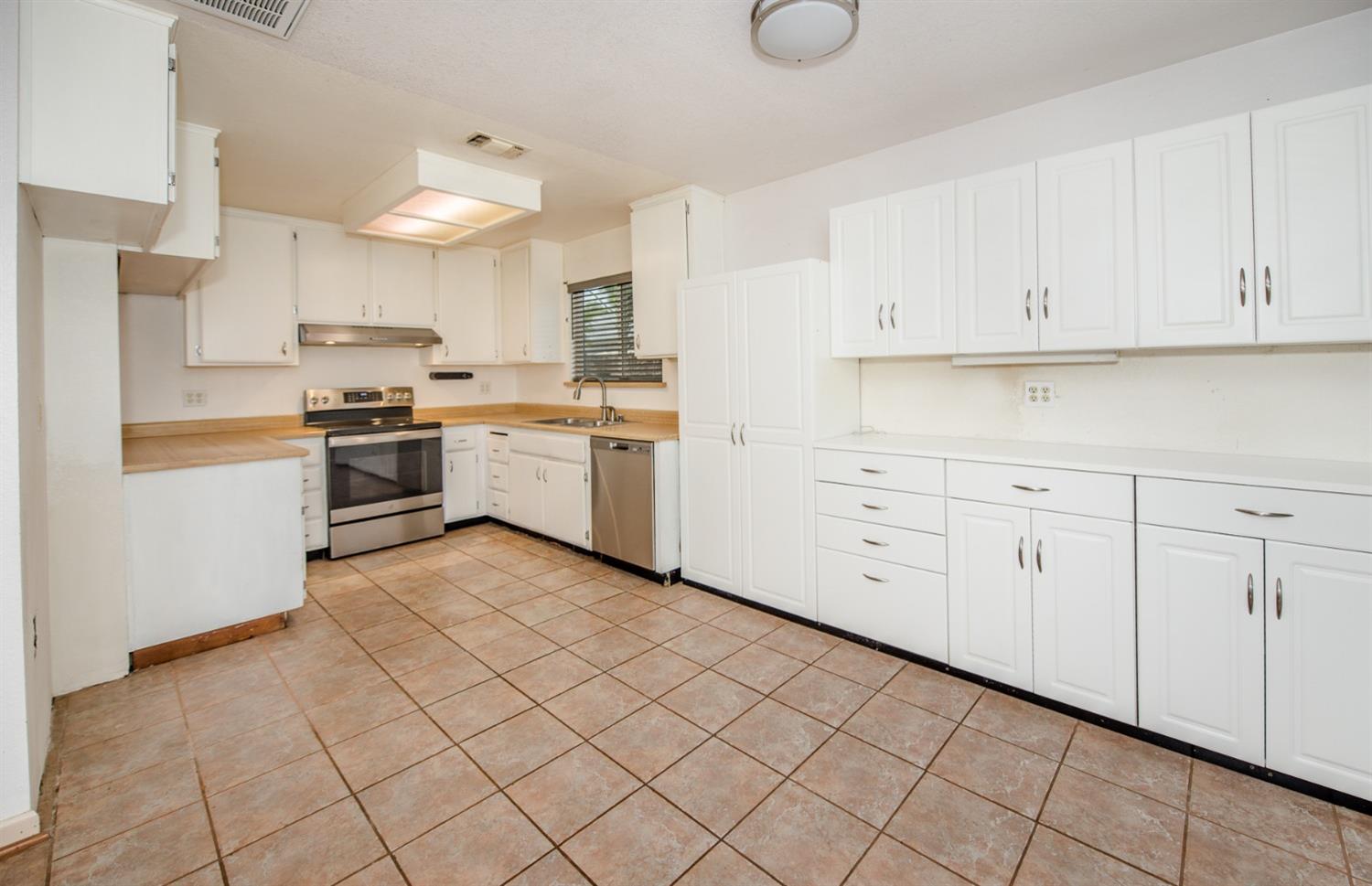 Detail Gallery Image 18 of 58 For 148 Glacier St, Woodland,  CA 95695 - 3 Beds | 2 Baths