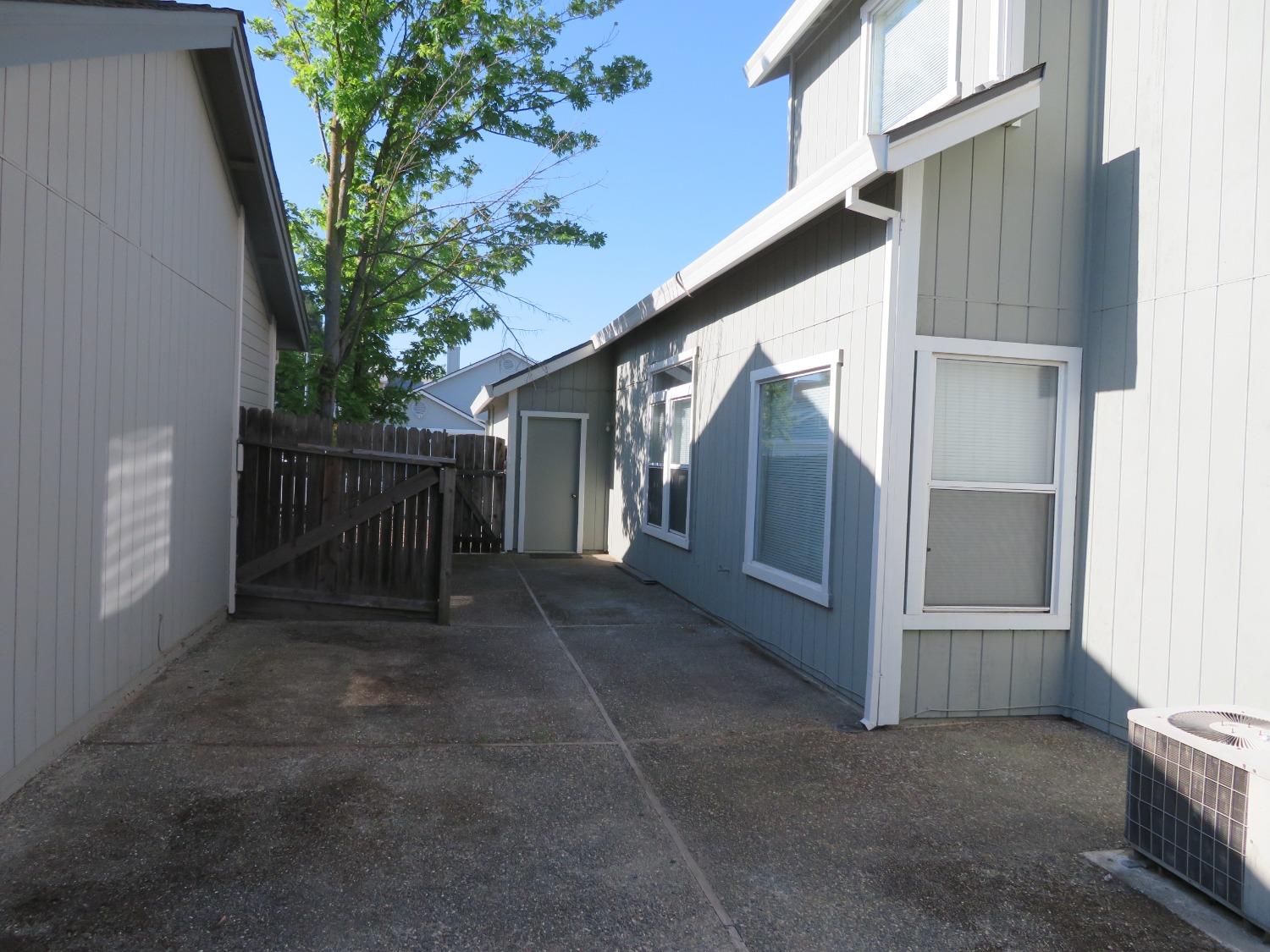 Country Run Way, Sacramento, California image 19