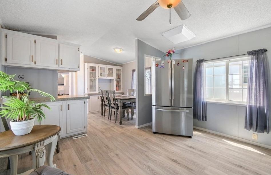 Detail Gallery Image 6 of 22 For 92 Lyle Way, Davis,  CA 95618 - 2 Beds | 2 Baths