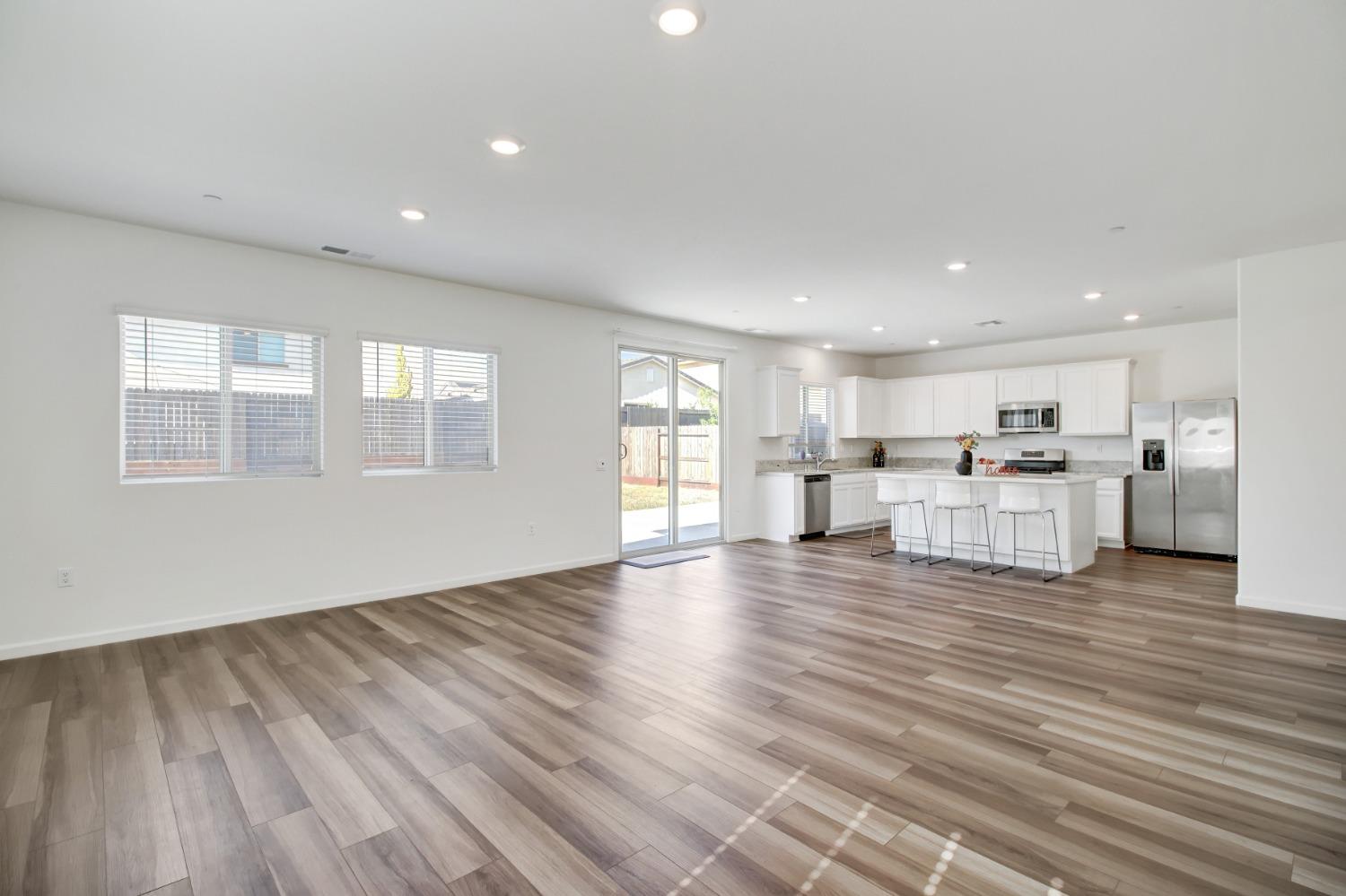 Detail Gallery Image 6 of 48 For 12759 Scholarly Way, Rancho Cordova,  CA 95742 - 4 Beds | 3 Baths