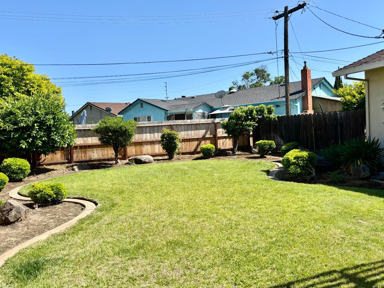 Detail Gallery Image 3 of 18 For 58 Fallon Pl, Stockton,  CA 95207 - 4 Beds | 2 Baths