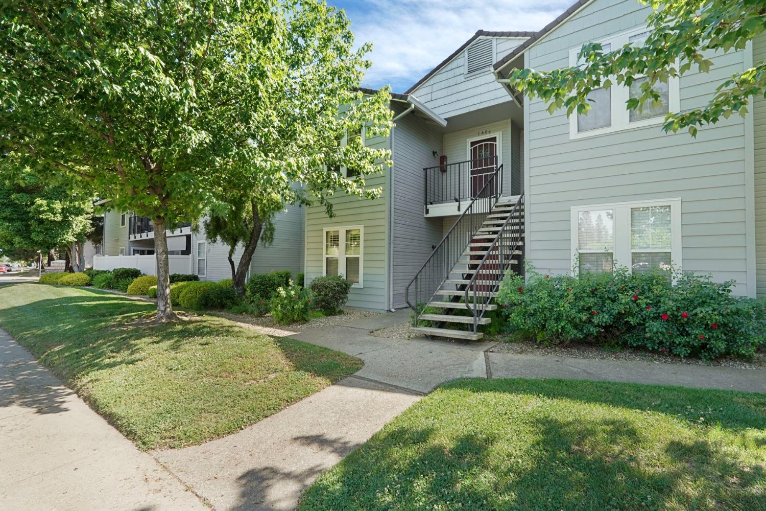 Detail Gallery Image 3 of 24 For 2400 Eilers Ln #1406,  Lodi,  CA 95242 - 2 Beds | 2 Baths