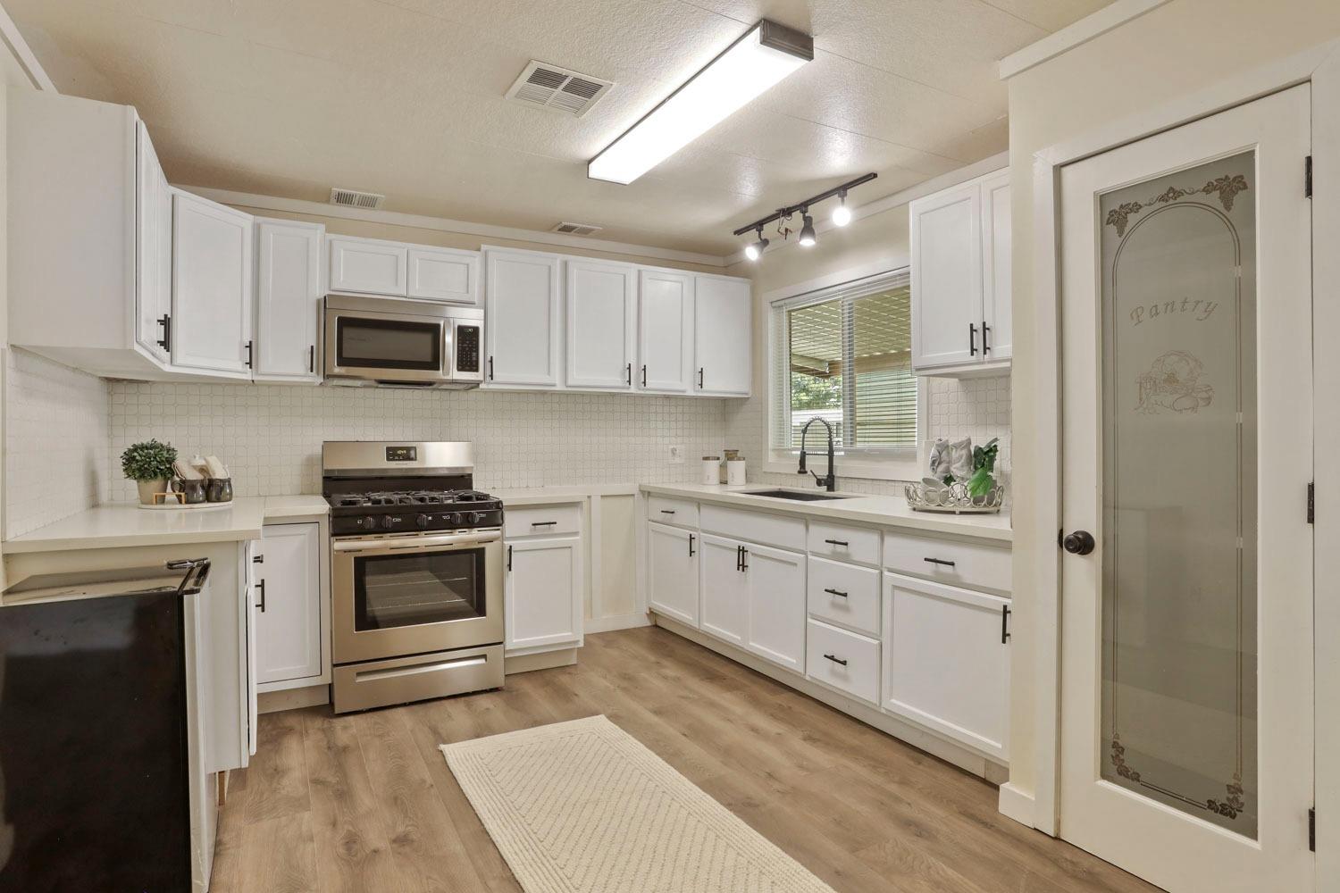 Detail Gallery Image 13 of 46 For 150 Pestana Ave 54, Manteca,  CA 95336 - 2 Beds | 2 Baths