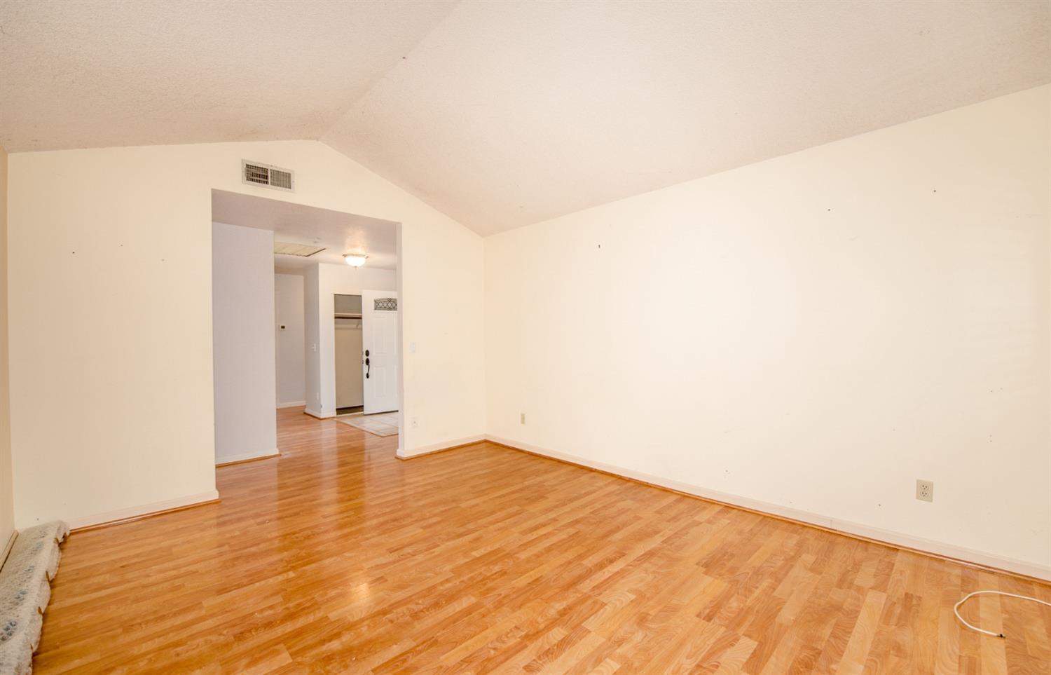 Detail Gallery Image 4 of 58 For 148 Glacier St, Woodland,  CA 95695 - 3 Beds | 2 Baths