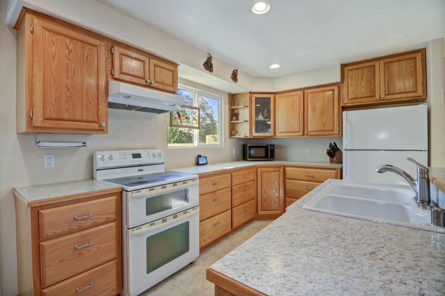 Camino Heights Drive, Camino, California image 16