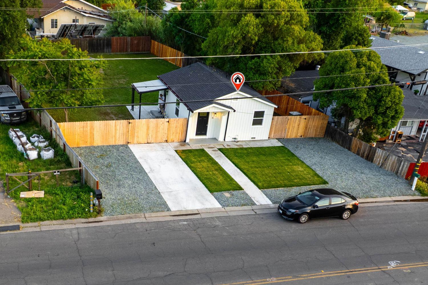 Section Avenue, Stockton, California image 9
