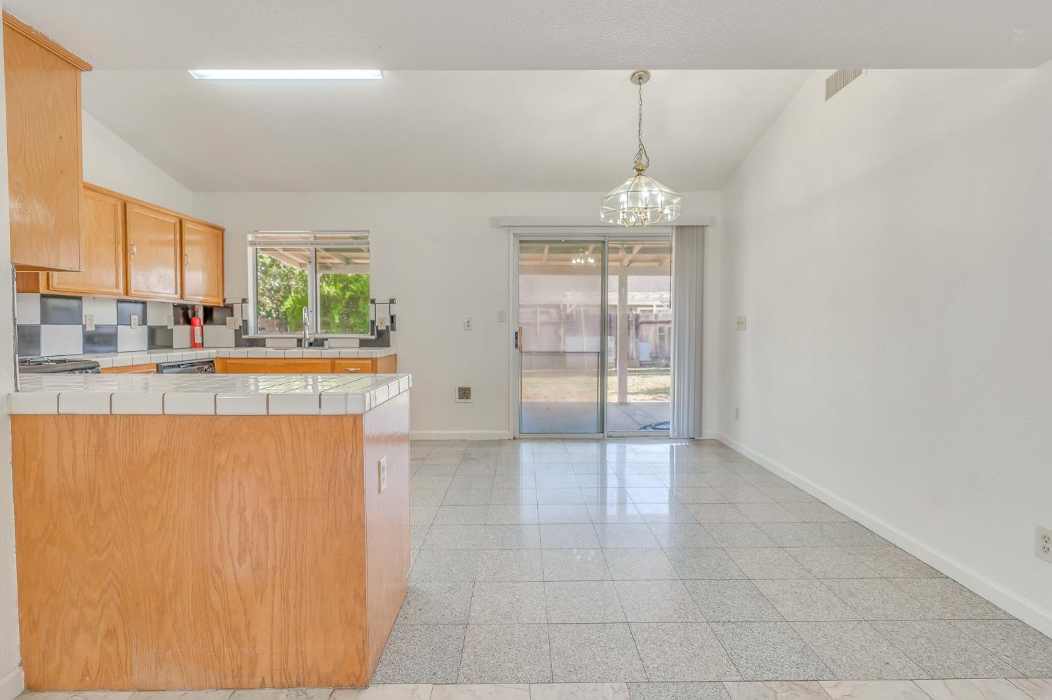 Detail Gallery Image 23 of 60 For 2267 Imperial Dr, Los Banos,  CA 93635 - 3 Beds | 2 Baths