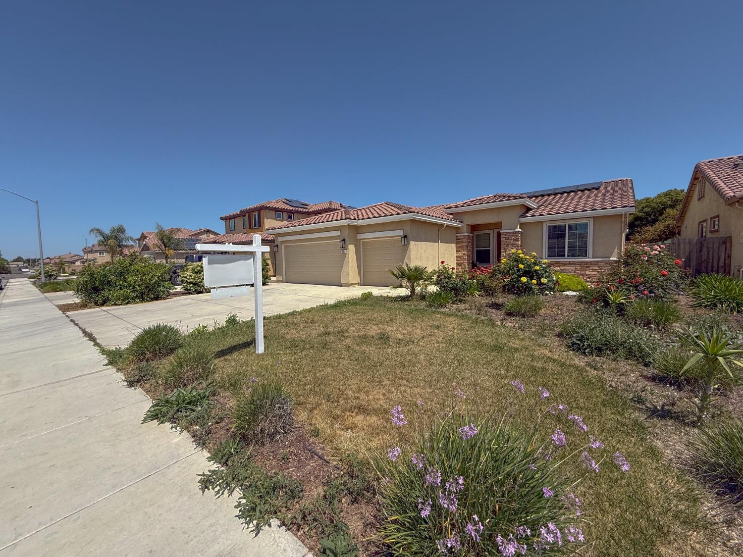 Gus Villalta Drive, Los Banos, California image 16