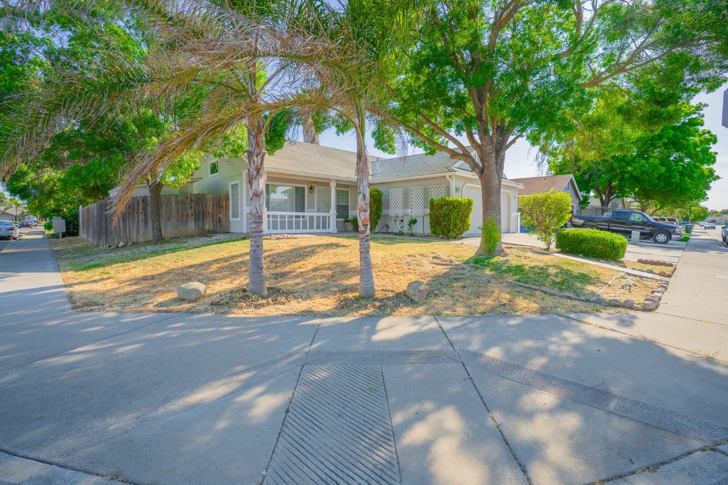 Detail Gallery Image 9 of 60 For 2267 Imperial Dr, Los Banos,  CA 93635 - 3 Beds | 2 Baths