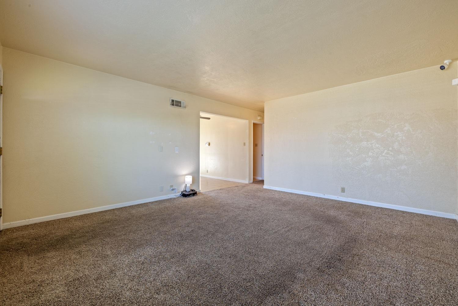 Detail Gallery Image 5 of 34 For 252 Martha St, Manteca,  CA 95337 - 3 Beds | 2 Baths