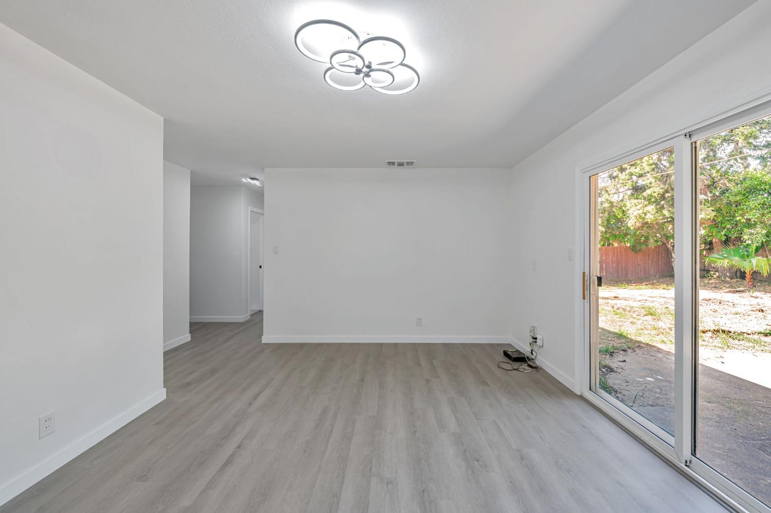 Laurelhurst Drive, Rancho Cordova, California image 25