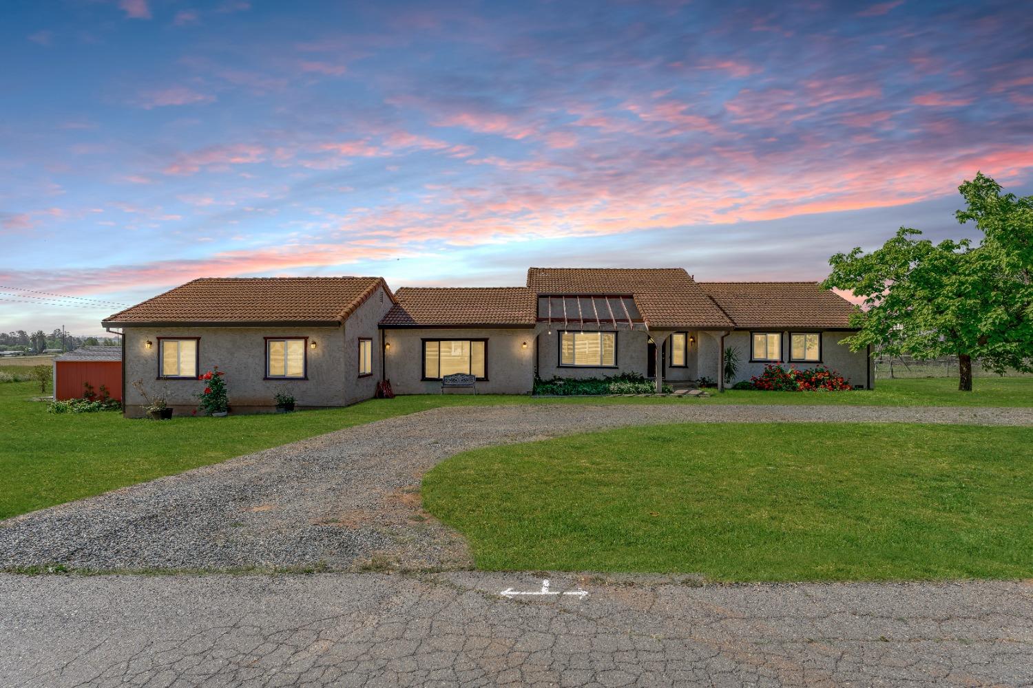 Detail Gallery Image 1 of 51 For 3218 Las Quintas Way, Marysville,  CA 95901 - 5 Beds | 2 Baths