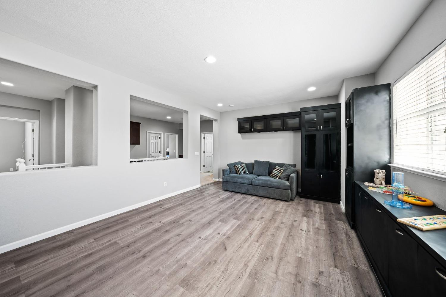 Drakeshire Court, Modesto, California image 32