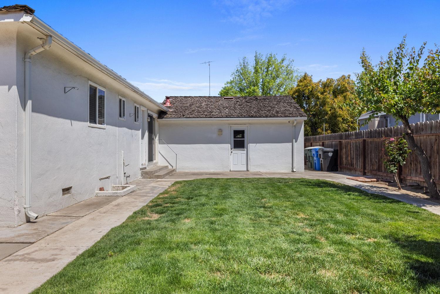 Detail Gallery Image 34 of 34 For 252 Martha St, Manteca,  CA 95337 - 3 Beds | 2 Baths