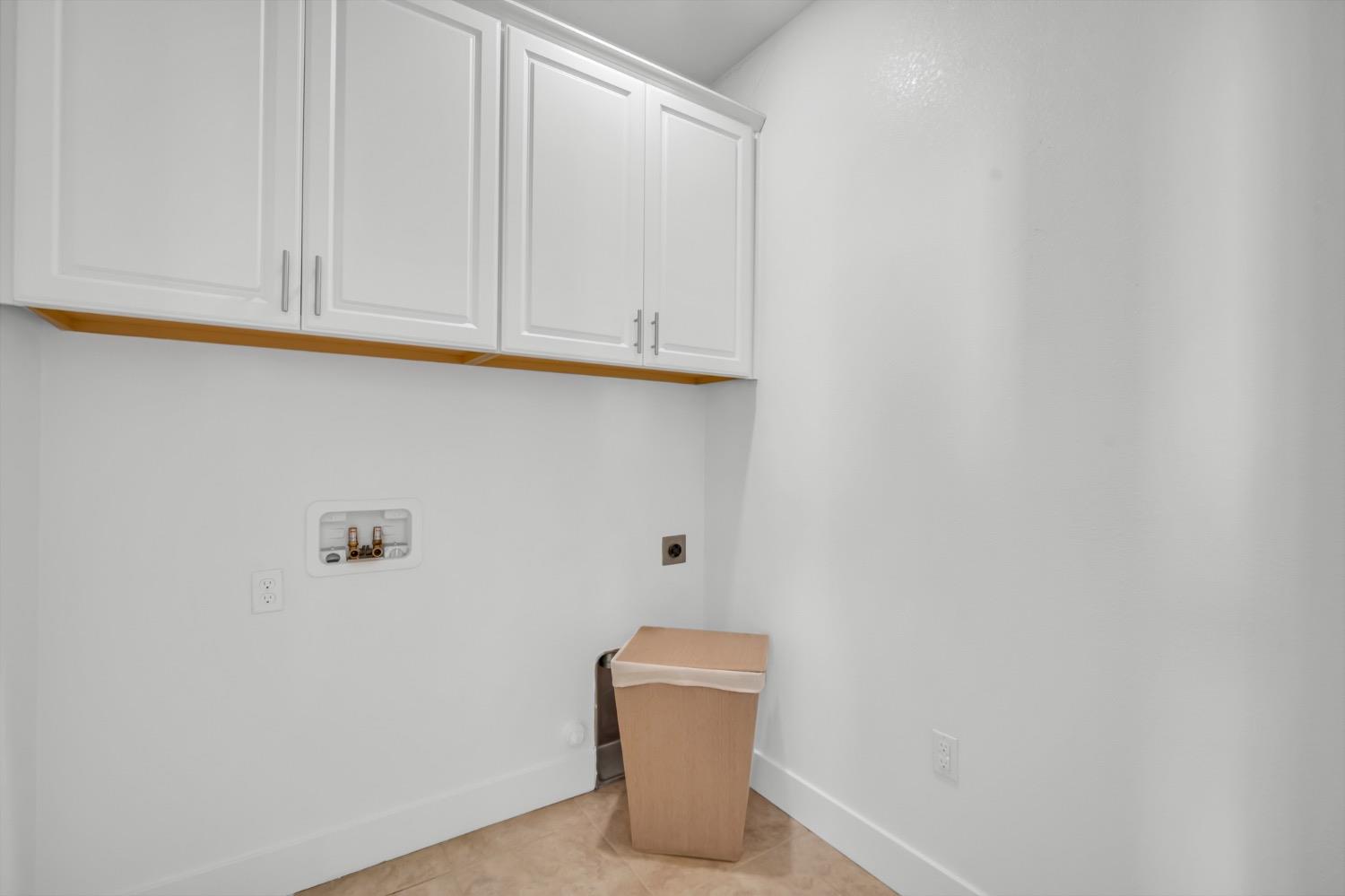 Detail Gallery Image 25 of 51 For 8960 Upbeat Way, Elk Grove,  CA 95757 - 3 Beds | 2/1 Baths