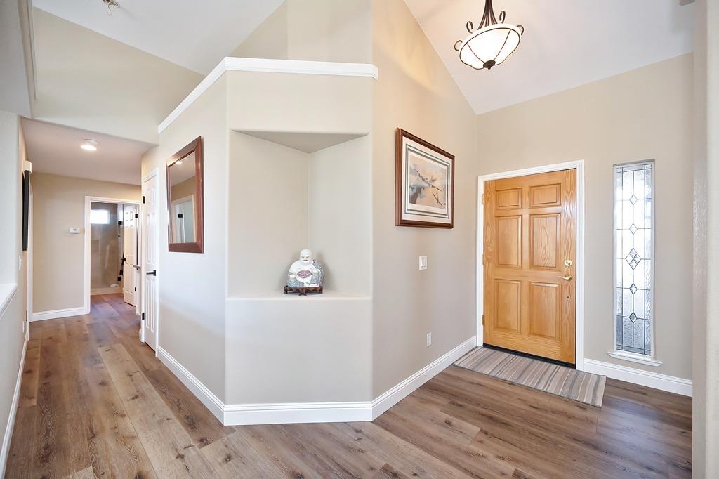 Detail Gallery Image 5 of 39 For 7316 Leyenda Ct, Rancho Murieta,  CA 95683 - 3 Beds | 2 Baths