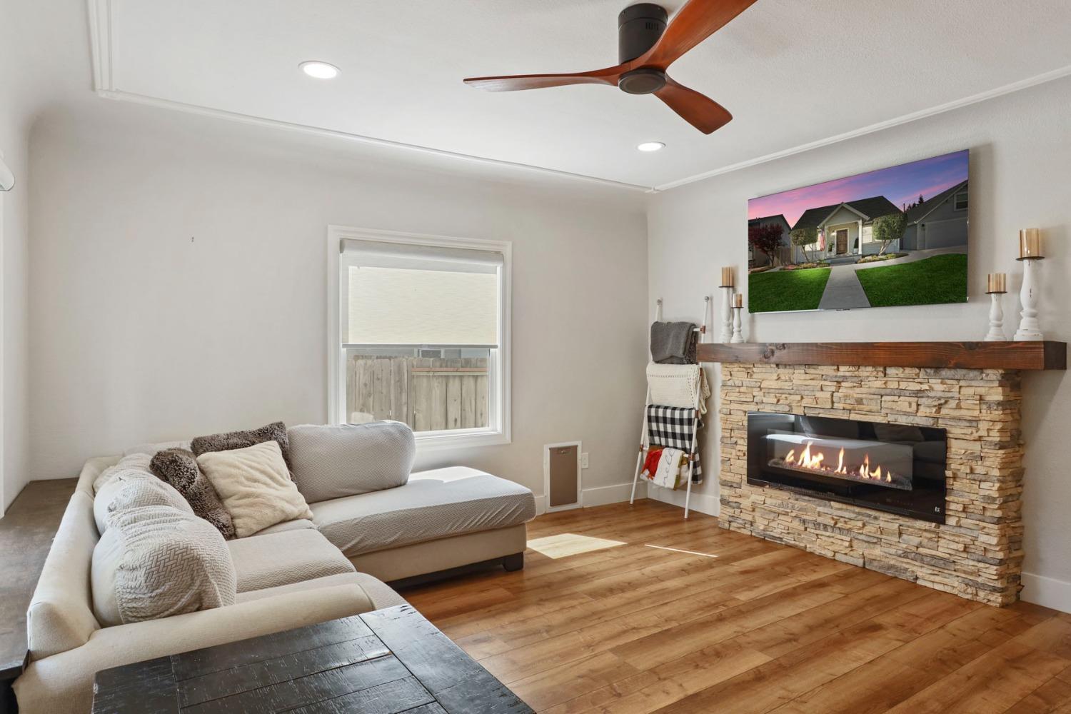 W Locust Street, Lodi, California image 9