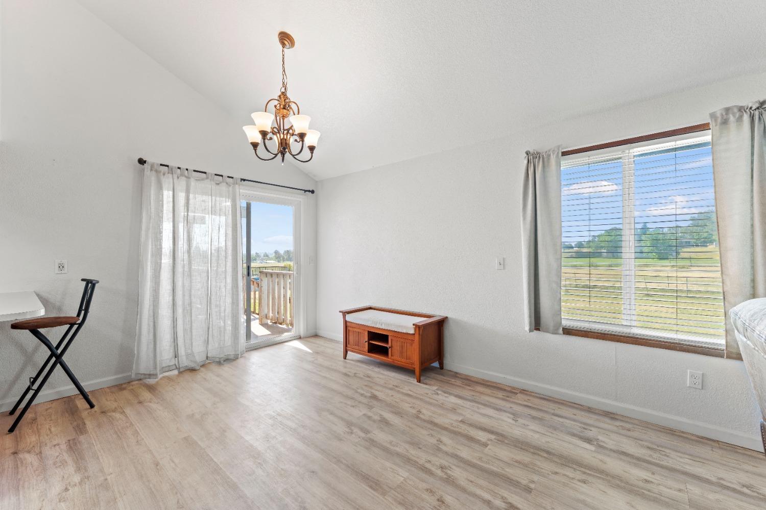 Detail Gallery Image 11 of 51 For 3218 Las Quintas Way, Marysville,  CA 95901 - 5 Beds | 2 Baths