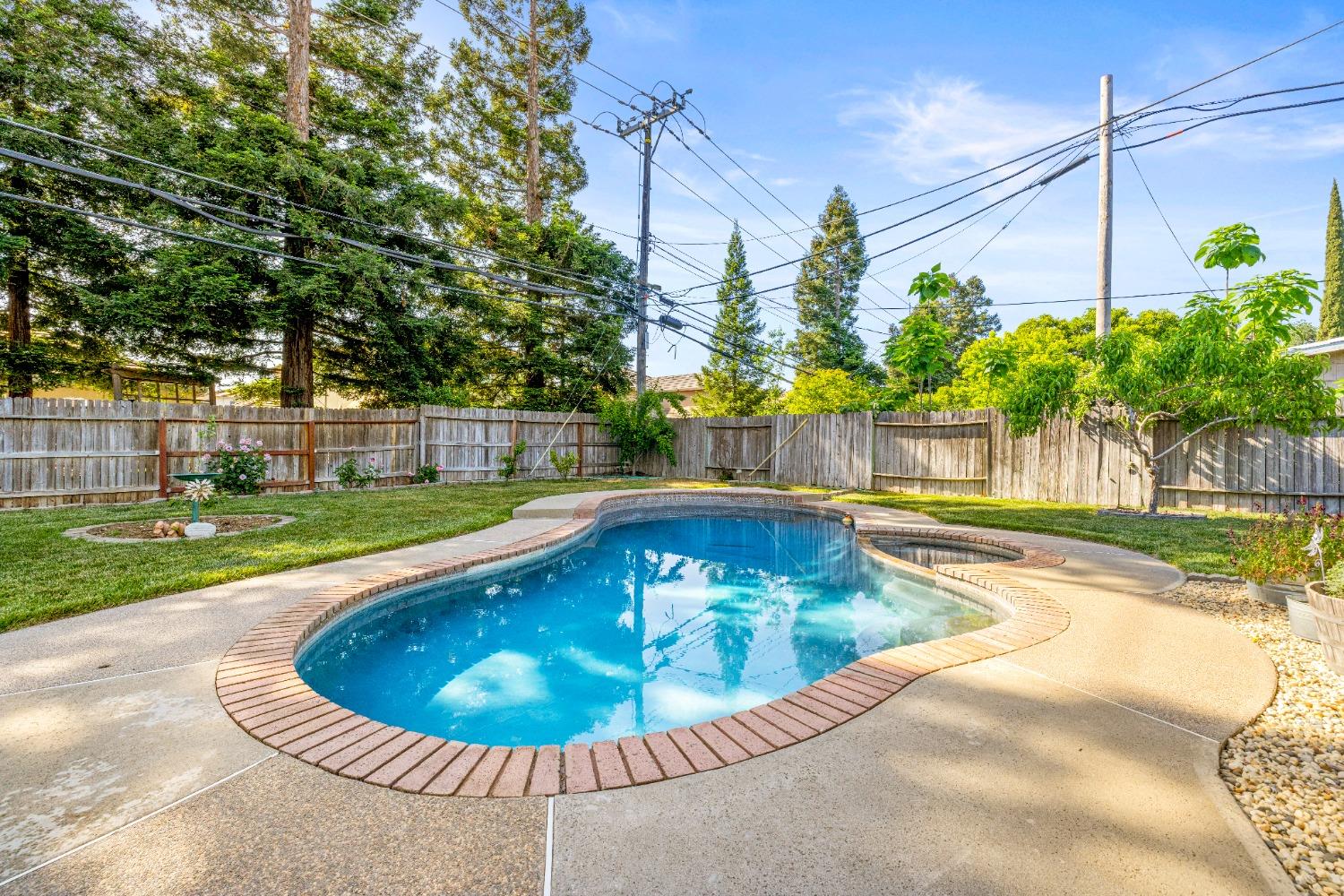 Detail Gallery Image 36 of 49 For 3701 Chamberlain Way, Carmichael,  CA 95608 - 3 Beds | 1/1 Baths