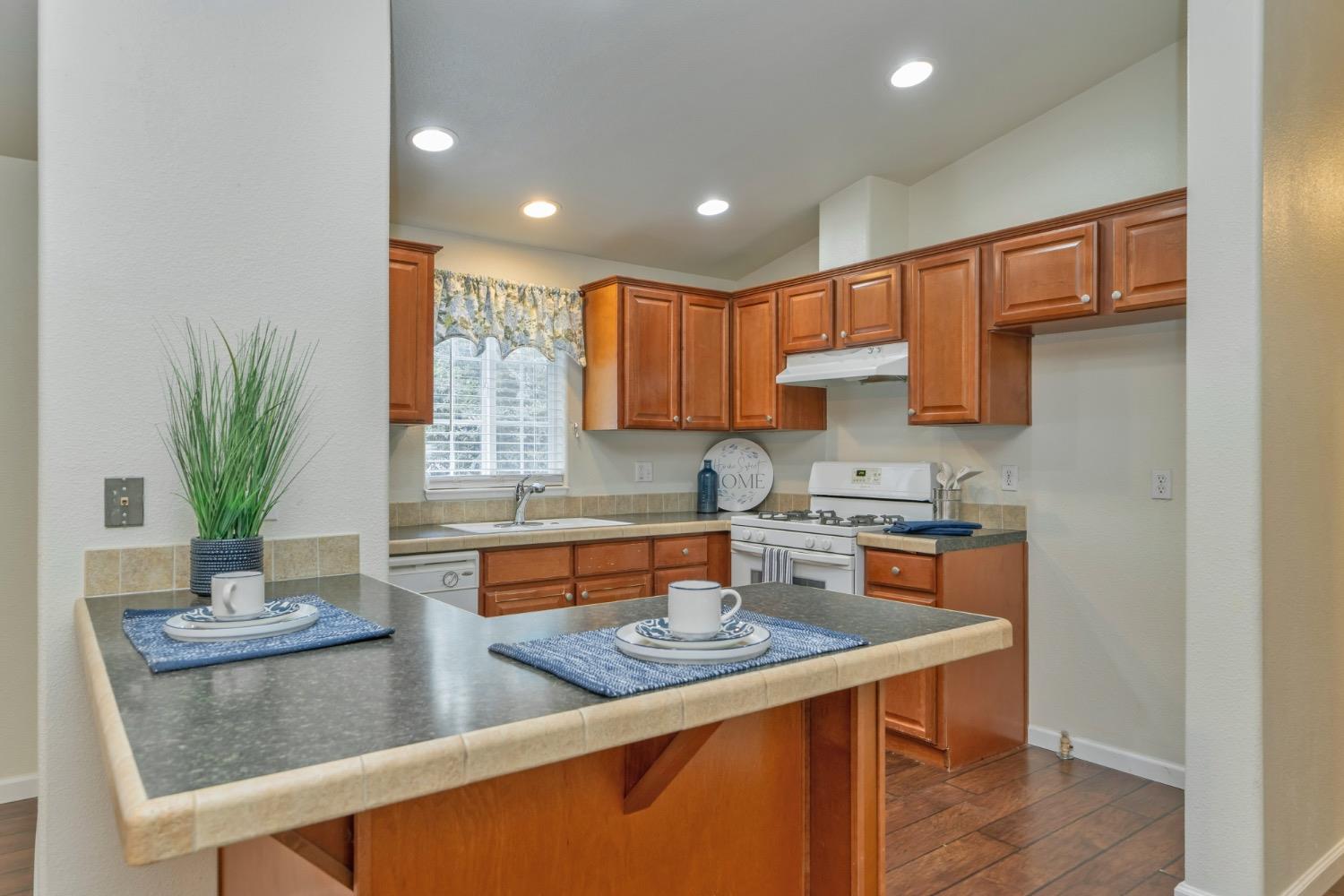 Detail Gallery Image 5 of 33 For 1281 Pleasant Valley Rd 52, Diamond Springs,  CA 95619 - 2 Beds | 2 Baths