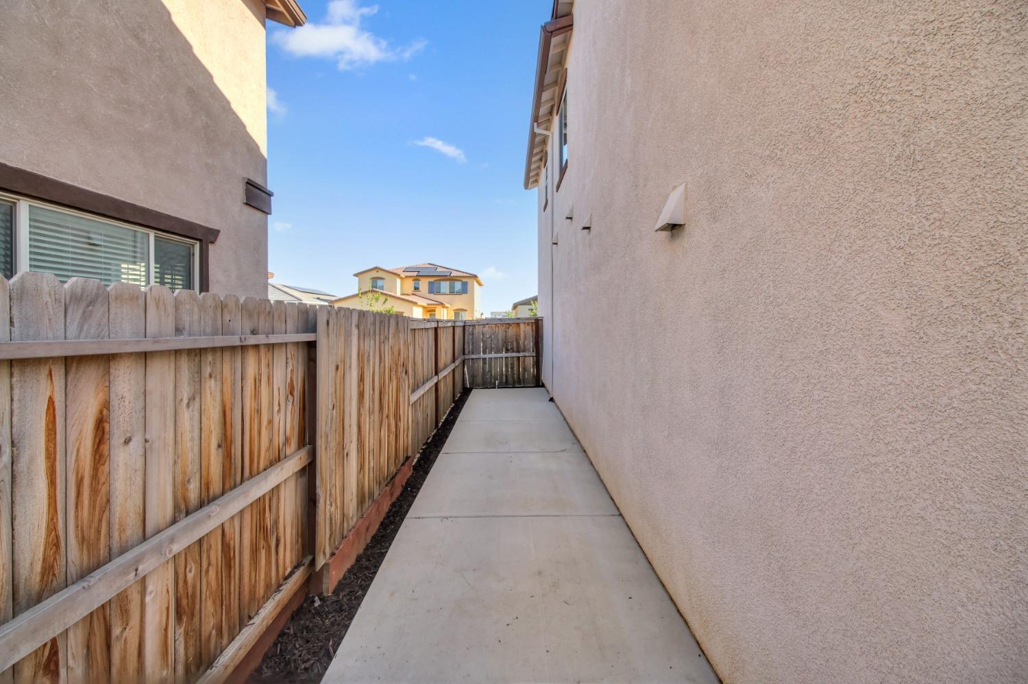 Detail Gallery Image 43 of 48 For 12759 Scholarly Way, Rancho Cordova,  CA 95742 - 4 Beds | 3 Baths