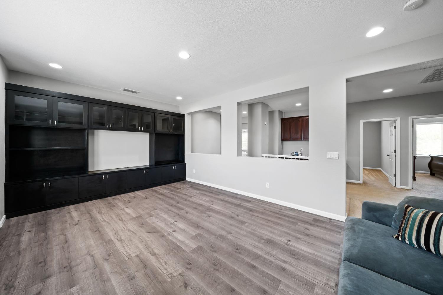 Drakeshire Court, Modesto, California image 31