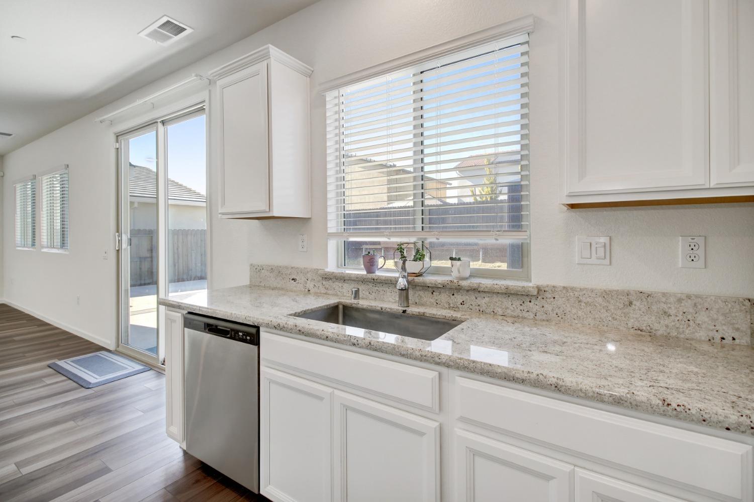 Detail Gallery Image 13 of 48 For 12759 Scholarly Way, Rancho Cordova,  CA 95742 - 4 Beds | 3 Baths