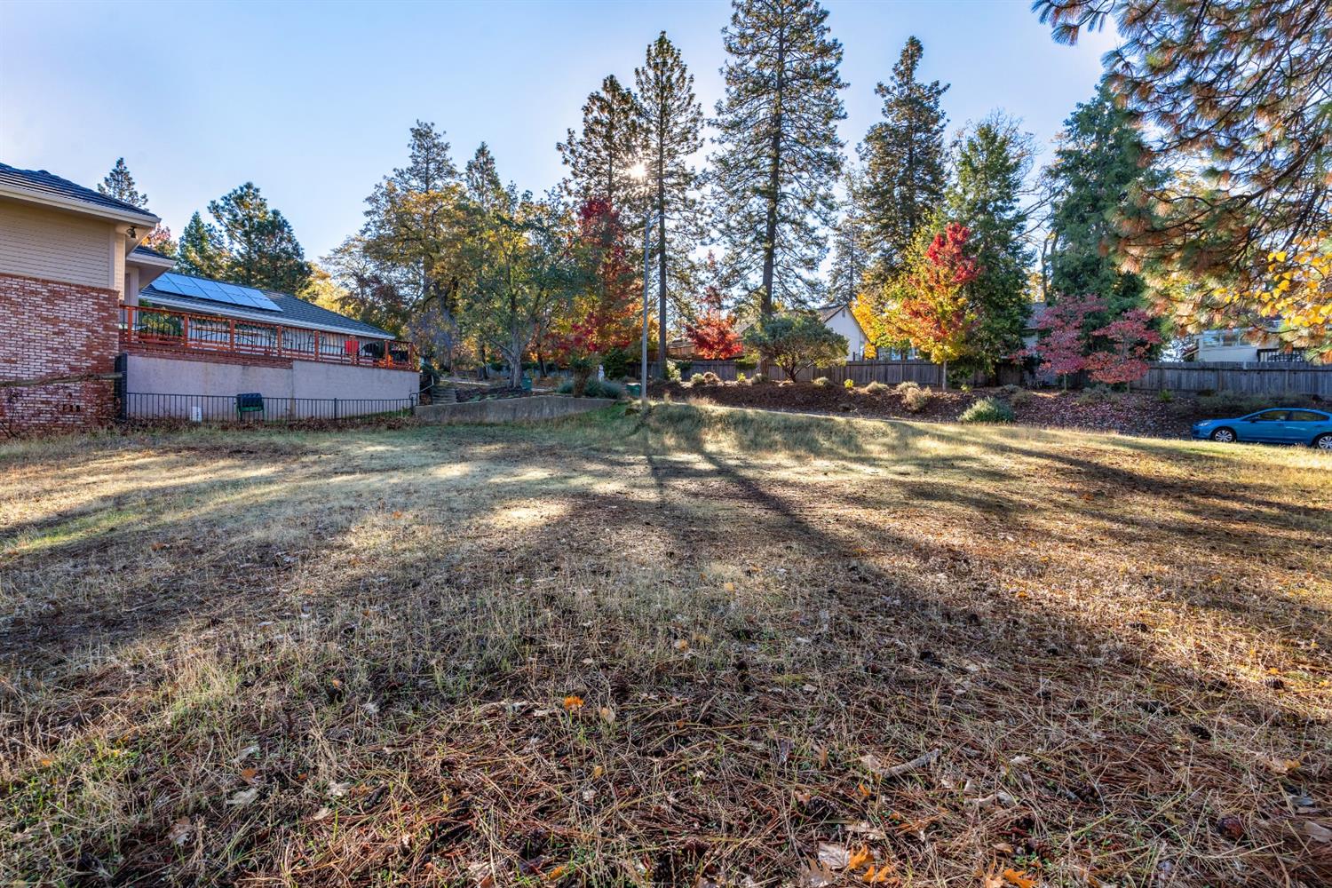 Sierra Blanca Court, Grass Valley, California image 17