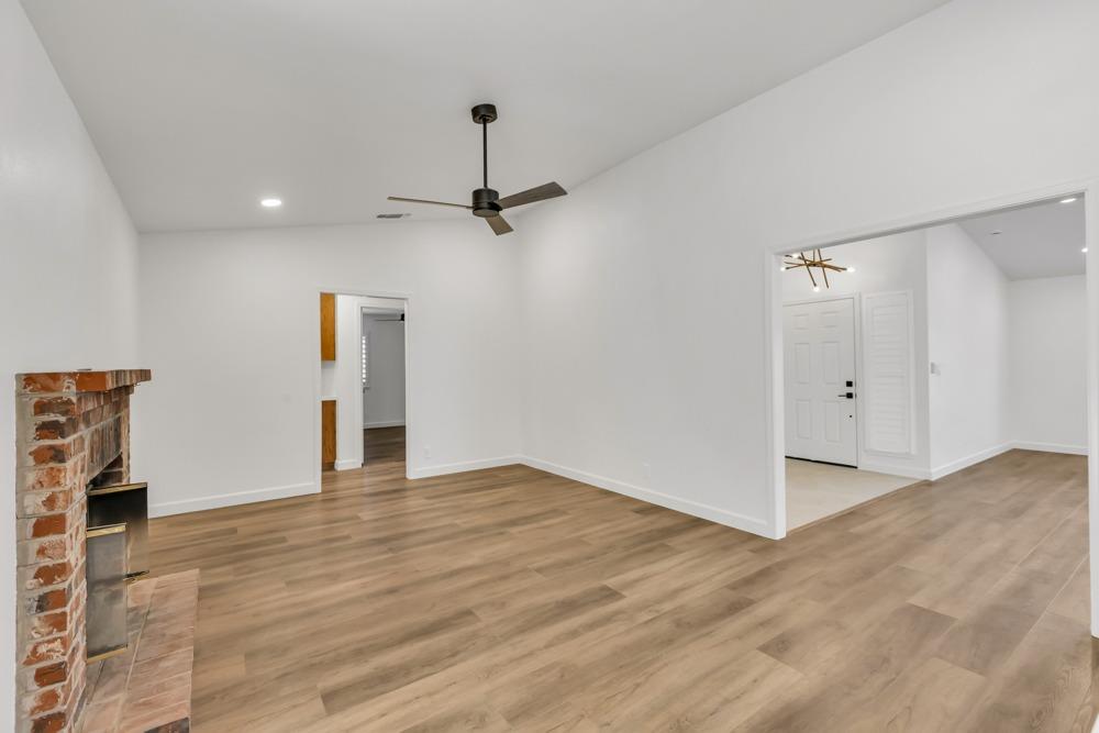 Laguna Villa Way, Elk Grove, California image 18