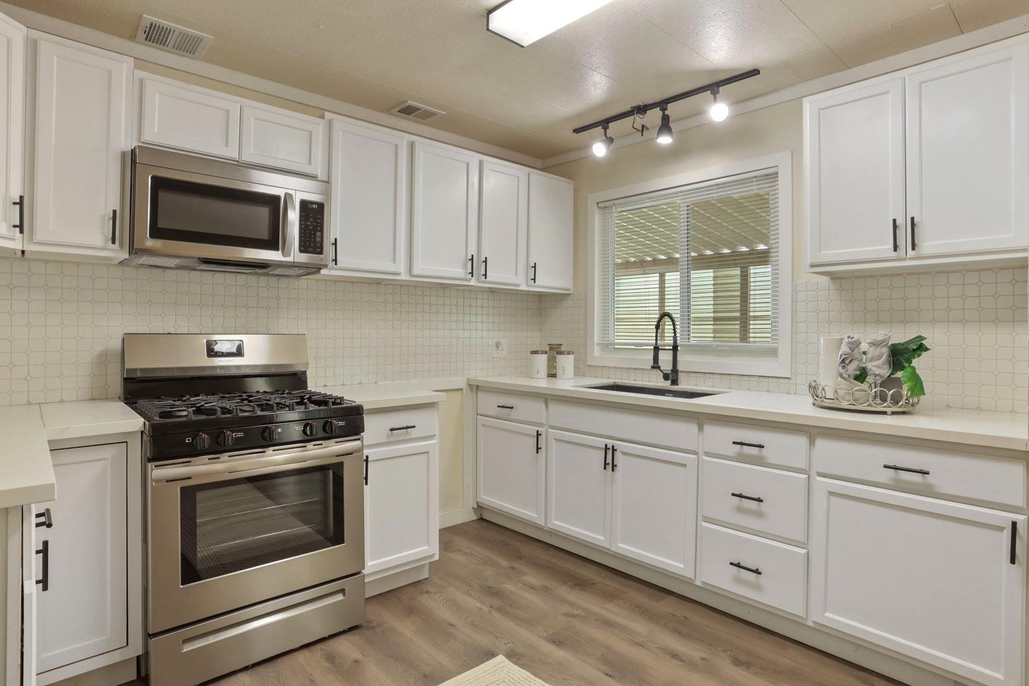 Detail Gallery Image 15 of 46 For 150 Pestana Ave 54, Manteca,  CA 95336 - 2 Beds | 2 Baths