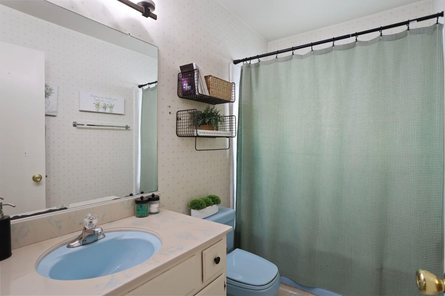 Detail Gallery Image 17 of 29 For 8039 Colonial Dr, Stockton,  CA 95209 - 3 Beds | 2 Baths
