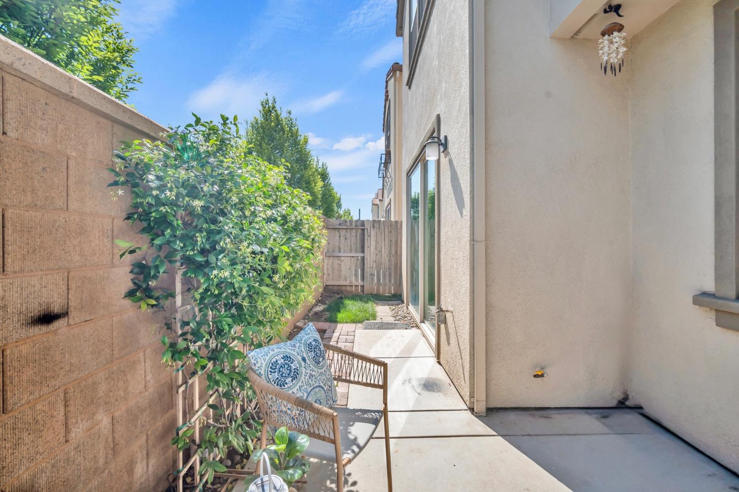 Detail Gallery Image 46 of 51 For 8960 Upbeat Way, Elk Grove,  CA 95757 - 3 Beds | 2/1 Baths