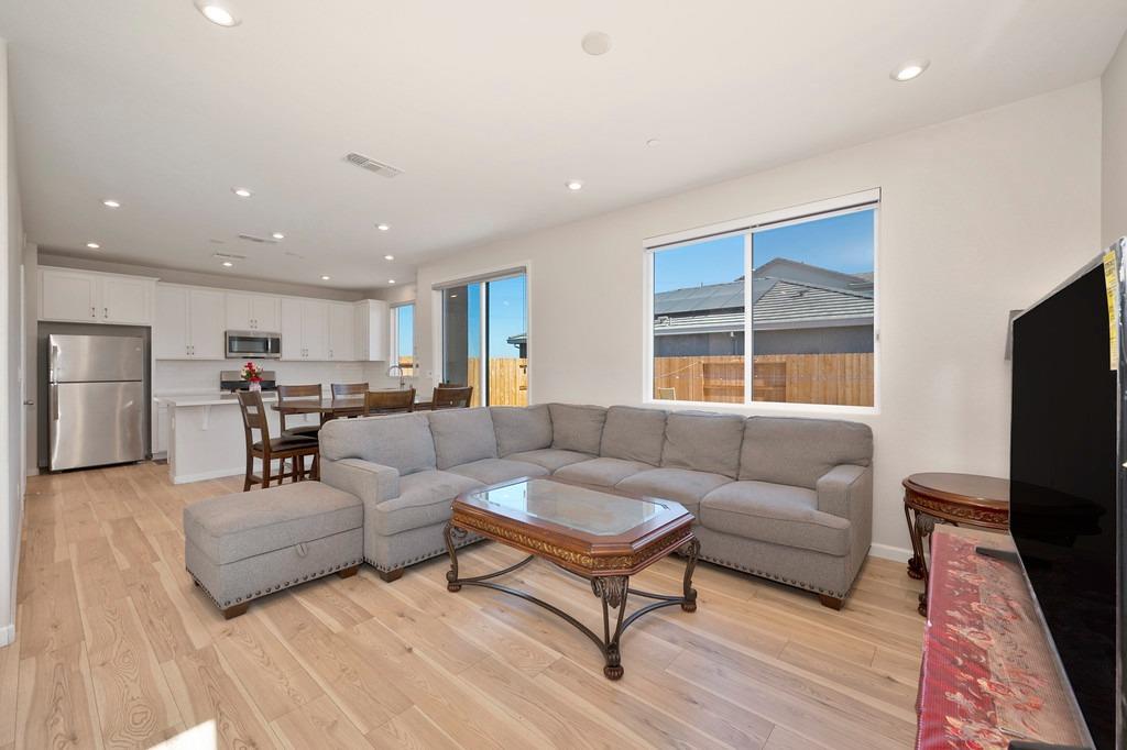 Del Seis Drive, Sacramento, California image 10