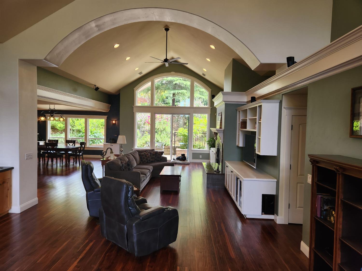 Detail Gallery Image 5 of 86 For 2401 Sanford Dr, Rescue,  CA 95672 - 4 Beds | 3 Baths
