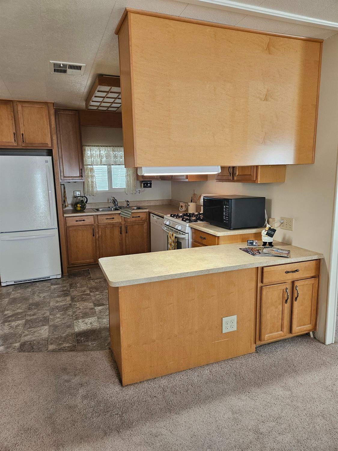Detail Gallery Image 15 of 31 For 1608 Spruce Ct, Auburn,  CA 95603 - 2 Beds | 2 Baths