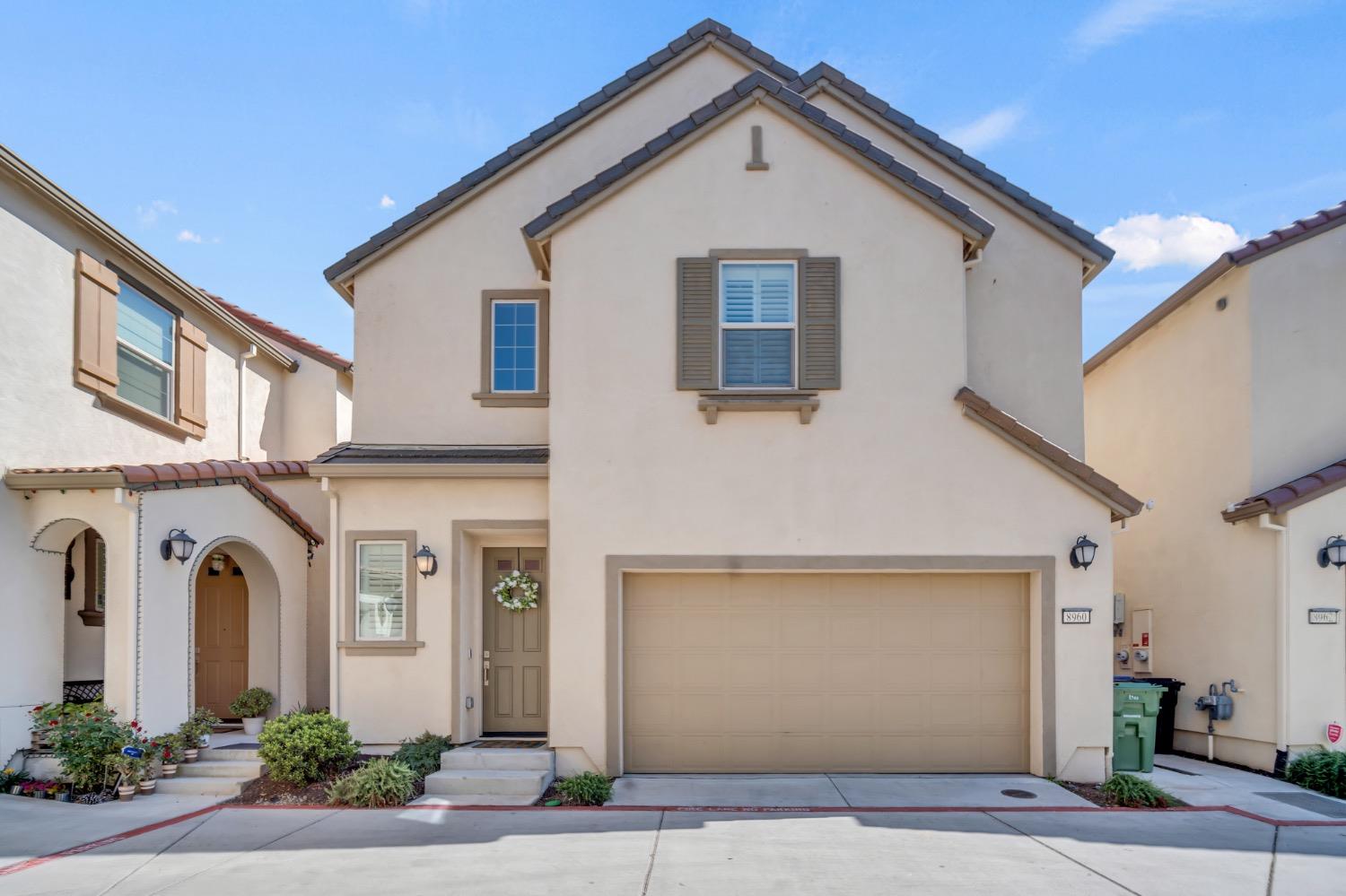 Detail Gallery Image 1 of 51 For 8960 Upbeat Way, Elk Grove,  CA 95757 - 3 Beds | 2/1 Baths