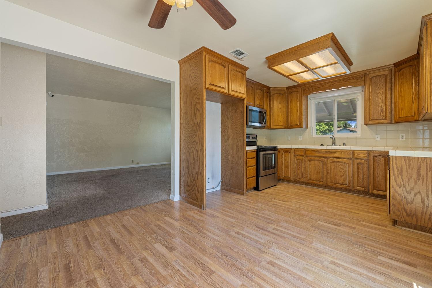 Detail Gallery Image 9 of 34 For 252 Martha St, Manteca,  CA 95337 - 3 Beds | 2 Baths