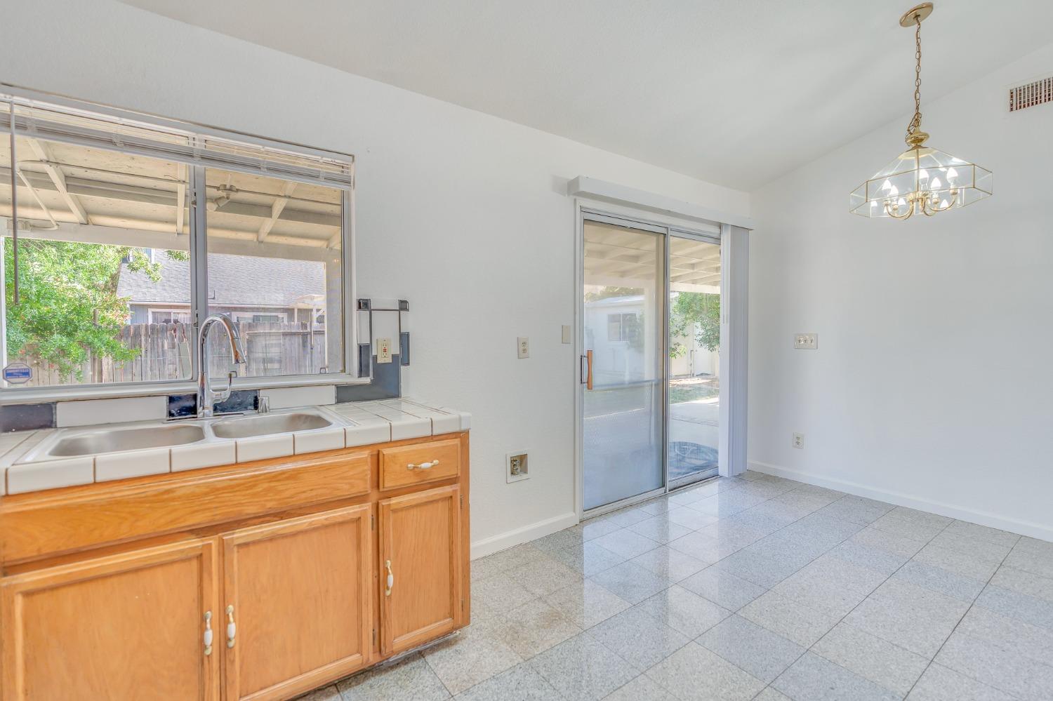 Detail Gallery Image 28 of 60 For 2267 Imperial Dr, Los Banos,  CA 93635 - 3 Beds | 2 Baths